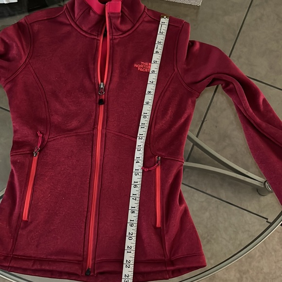 Woman’s The North Face sweater - Picture 5 of 5